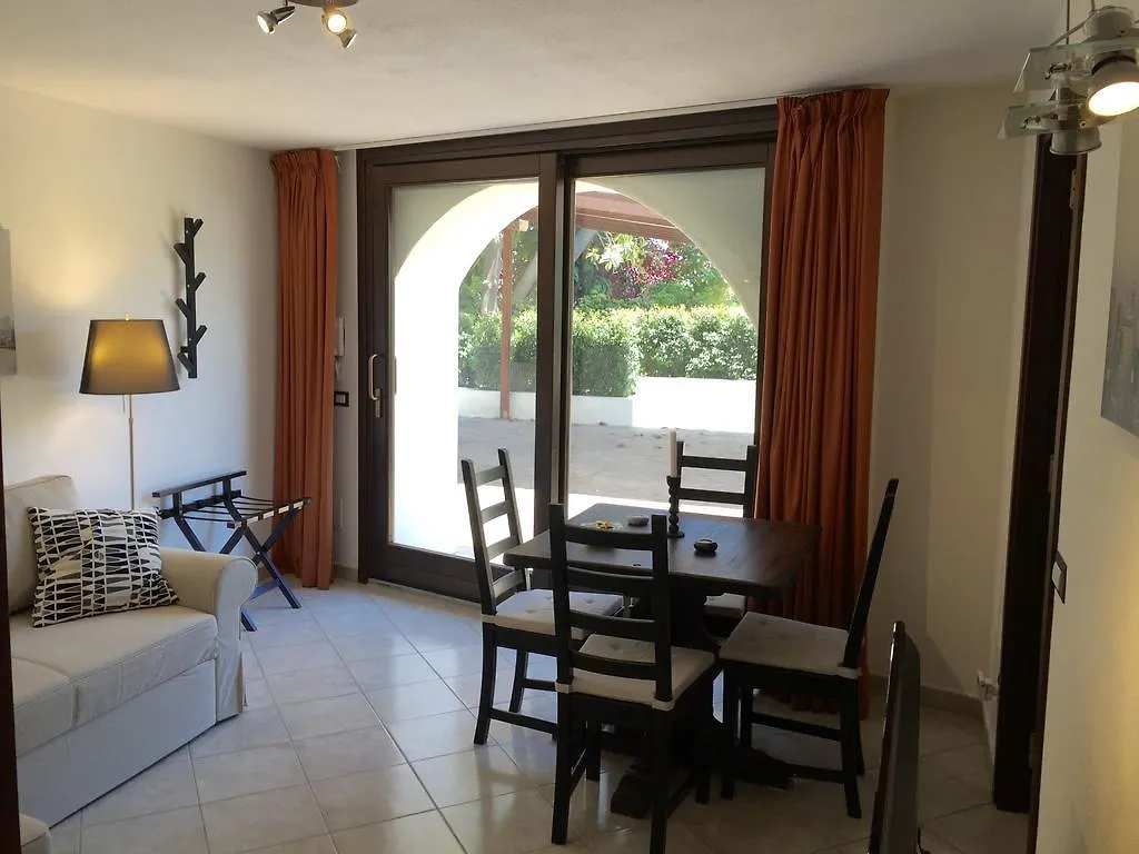 John Sea Suites Giardini-Naxos 0*,  Italië