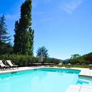 With Swimming Pool , Gattaia Italië