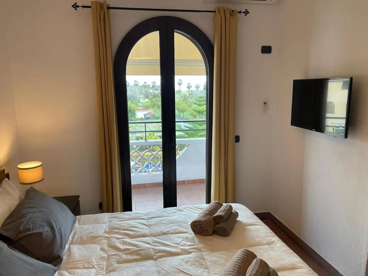 John Sea Suites Giardini Naxos 0*,  Italien